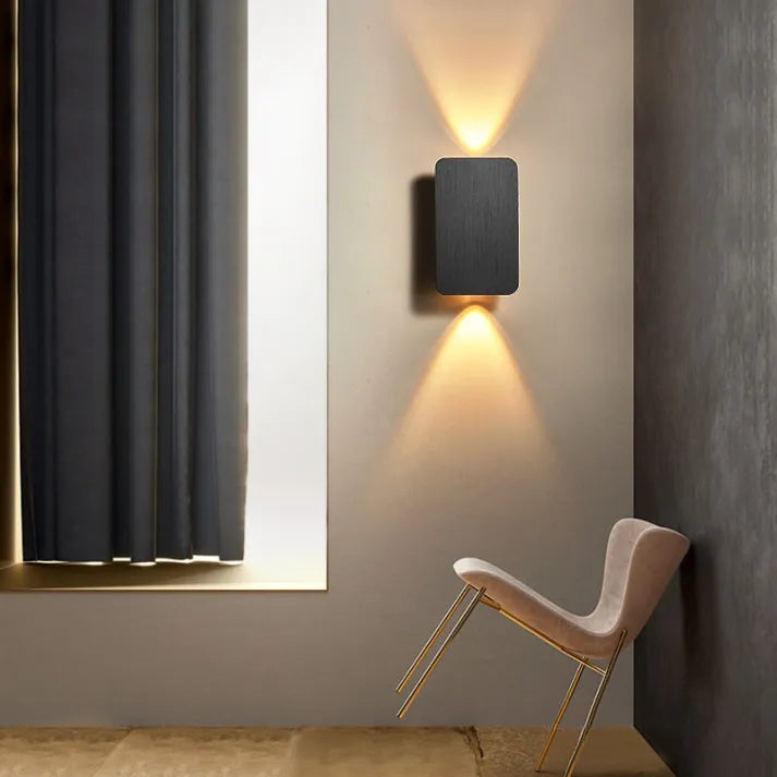 Moderne Væglampe i Metal – Elegant LED Belysning
