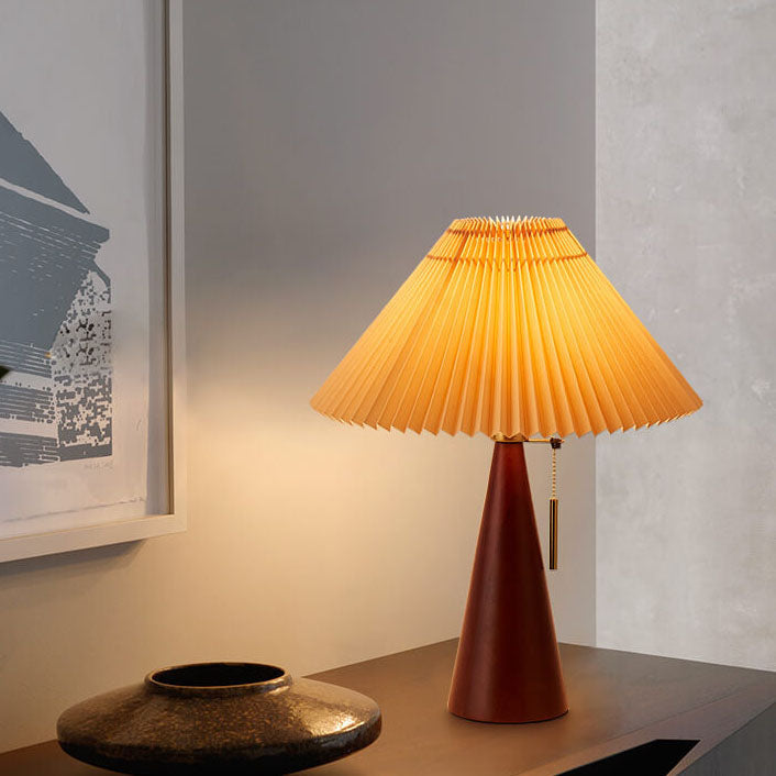 Japansk bordslampa med plisserad skärm i trä och tygdesign