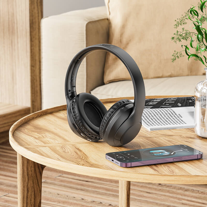 Bluetooth hörlurar | On-ear headset med Bluetooth 5.3, AUX, TF-kort och upp till 20 timmars batteritid
