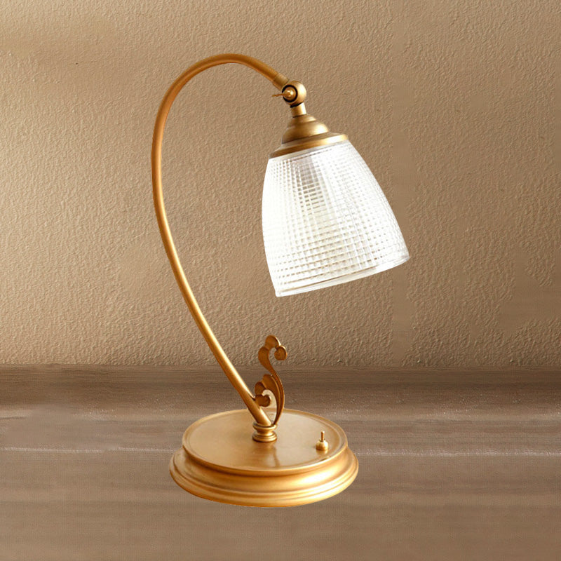 Vintage Bordslampa i Guldmetall – Skapa Mysig Stämning i Ditt Hem