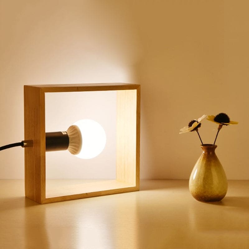 Elegant Bordslampa i Trä - Naturlig Skönhet och Funktionalitet