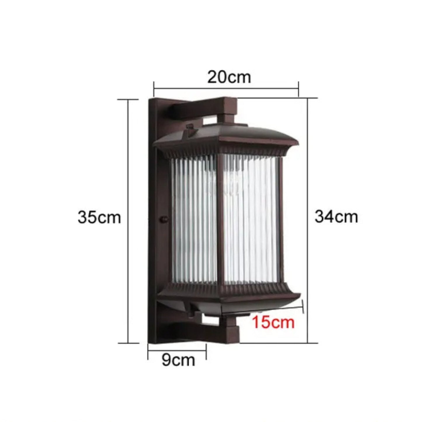 Elegant utomhusvägglampa i väderbeständig aluminium och glas