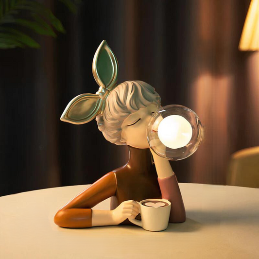 Unik Bordlampe i Kunstnerisk Harpiksdesign med Blødt Lys
