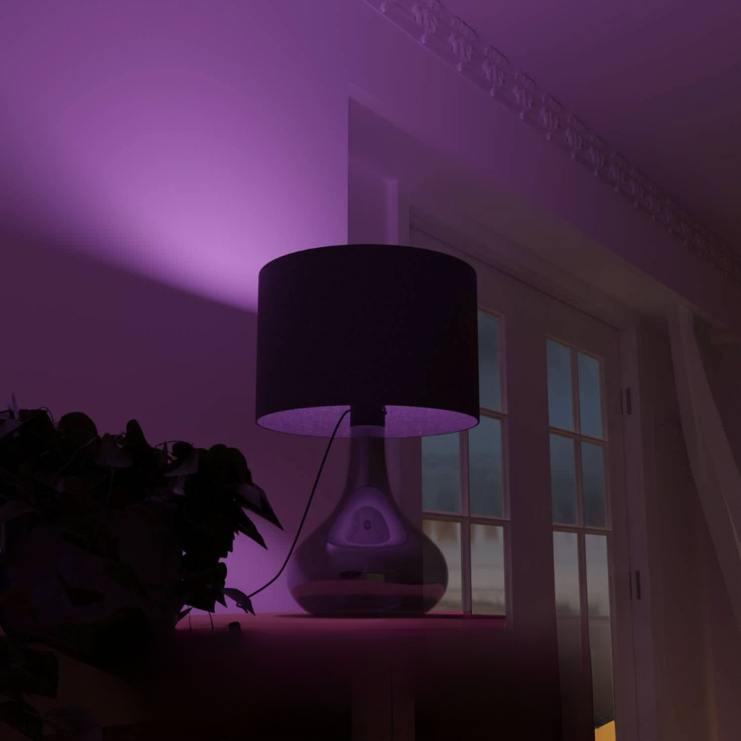 Modern Nattlampa med Dubbellampa och Elegant Metalldesign