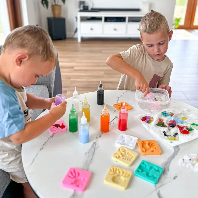 Pedagogisk och rolig vattenlek för barn