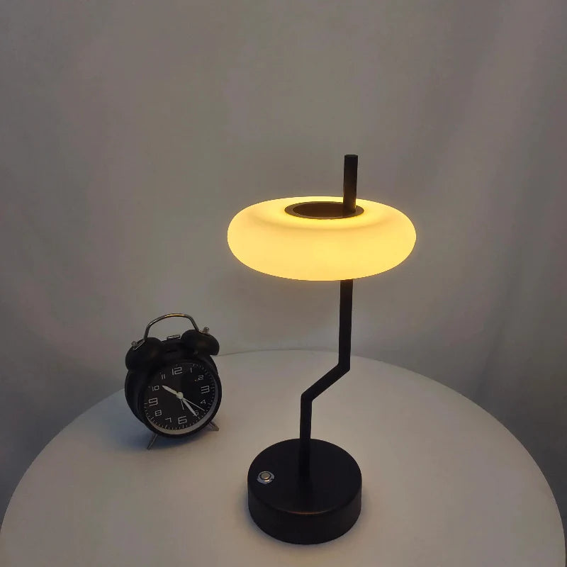 Bärbar touchlampa: Stilren belysning för varje rum