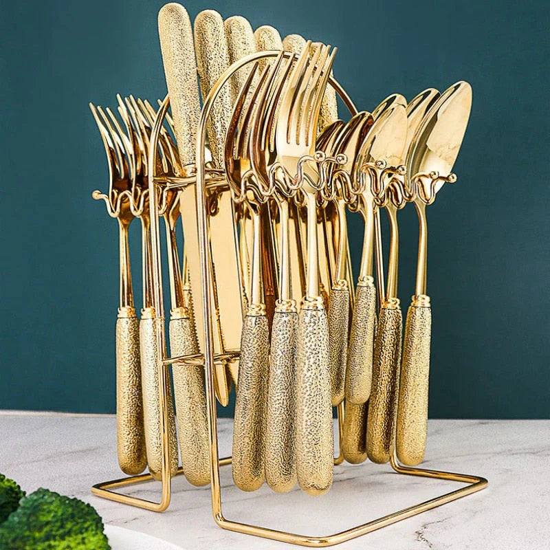 Elegant bestickset i rostfritt stål med titanfinish