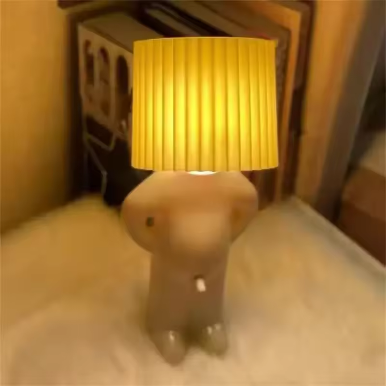 Moderne Bordlampe med Legende Figurdesign