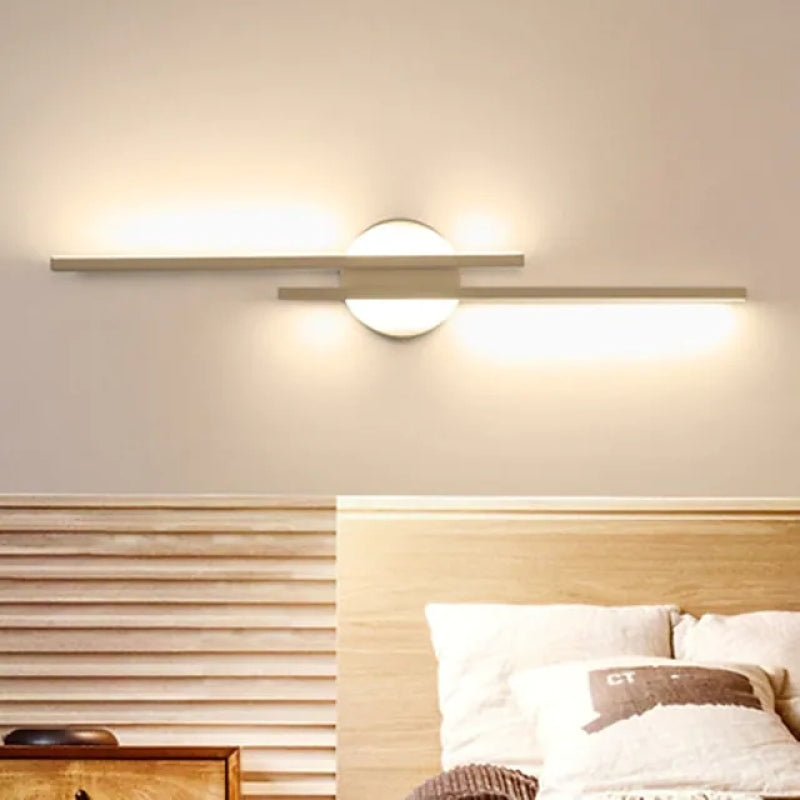 Stilren LED-væglampe med moderne dobbeltlinjedesign