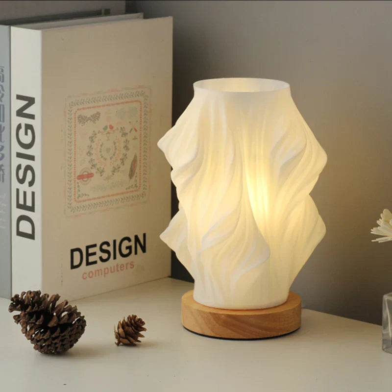Modern Bordslampa med Dimmerfunktion och Skulptural Elegans
