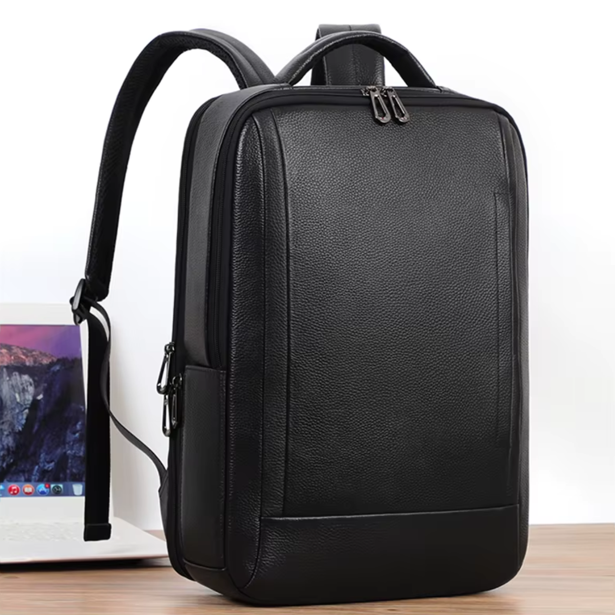 Elegant Laptop Rygsæk i Læder med USB Opladning