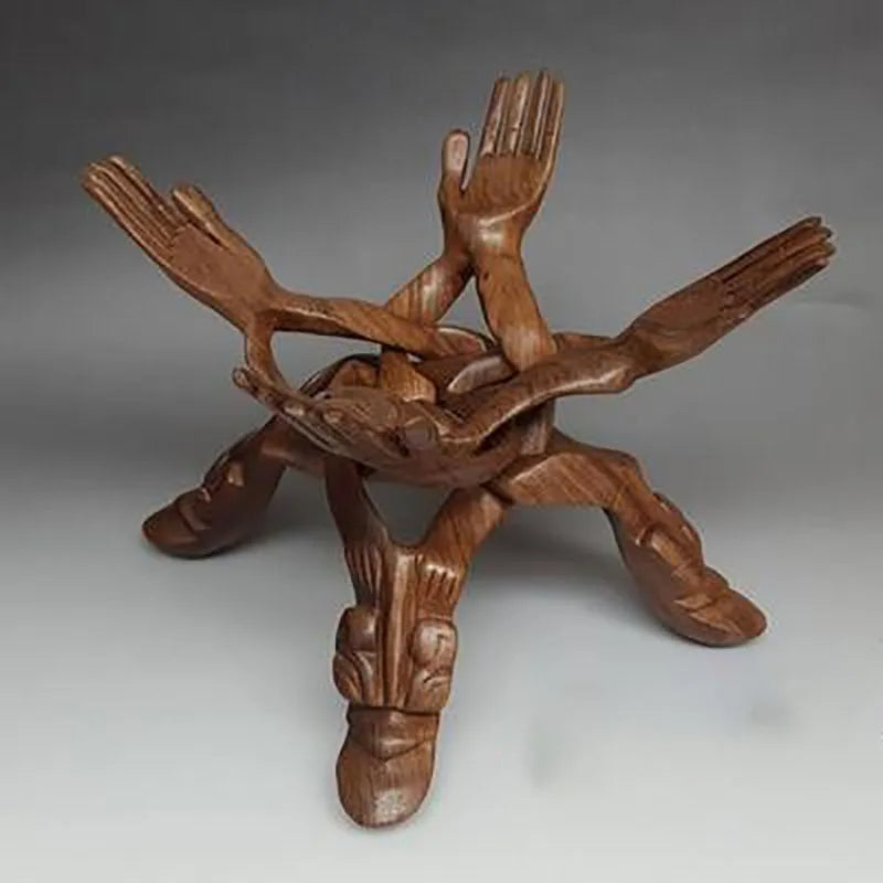 Serene Sculpture Wooden Luck Bearer Serveringsfad