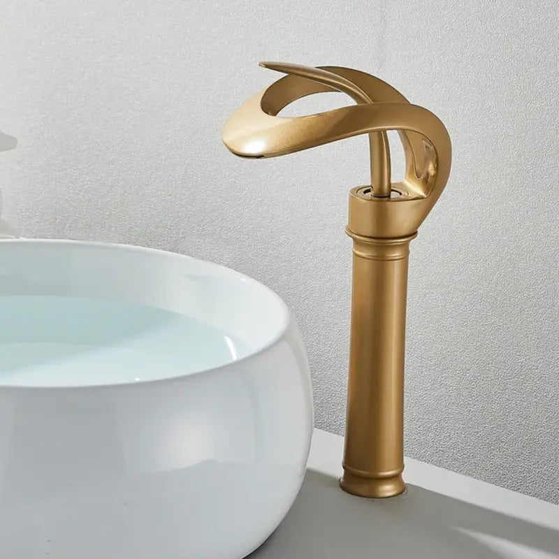 Elegant vattenkran för badrum - AquaVista