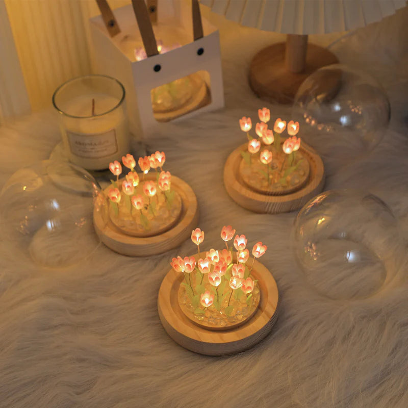 Tulipan Nattelys i Glaskuppel – Skab Hygge og Elegance