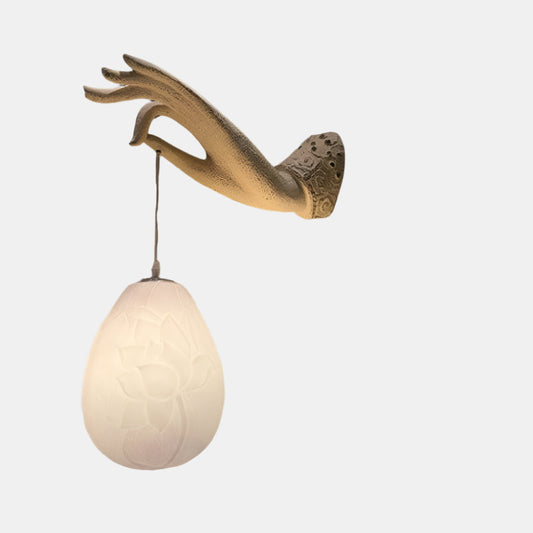 Unik Væglampe med Skulpturalt Design og Blødt Lys