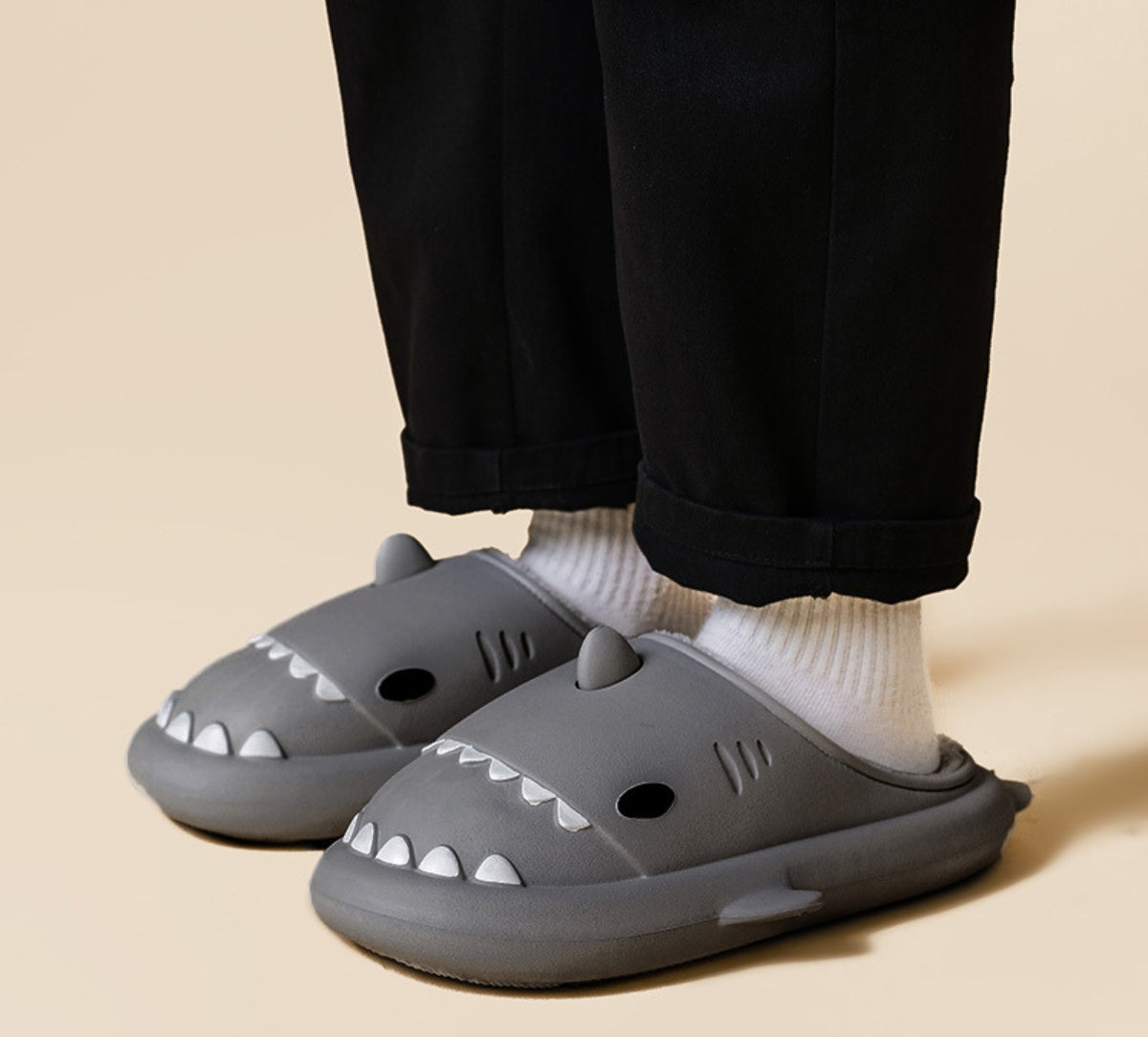Komfortable sko i hajform til hele familien