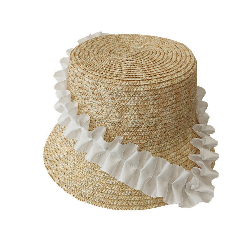 Sommarhatt med flätor och ränder – Lätt och luftig stil