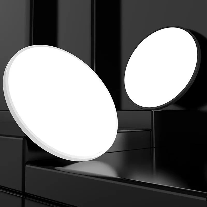 Vandtæt LED Loftlampe - Energioptimeret og Stilren