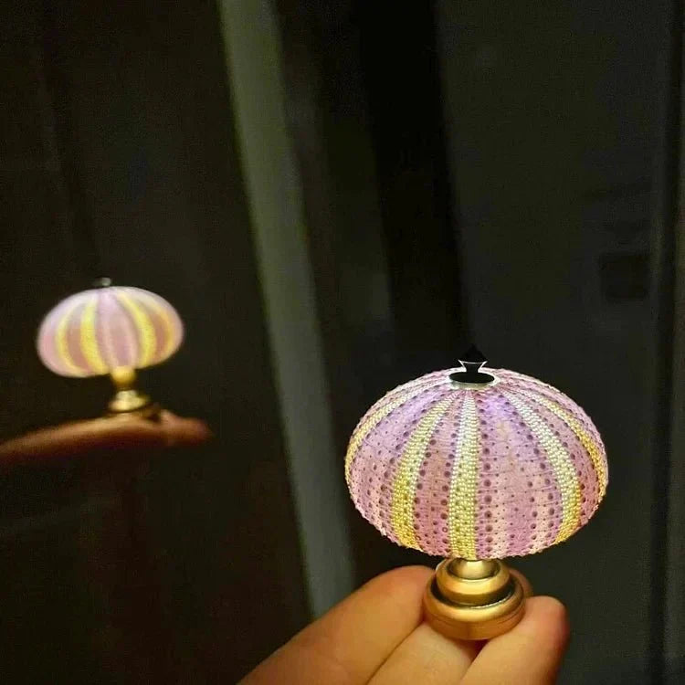 Mini Bordlampe med Unik Søpindsvin Dekoration