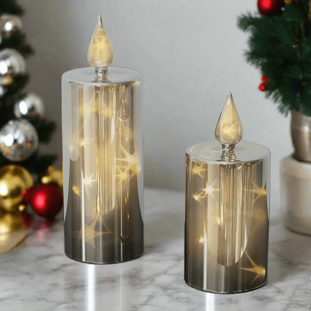 Set med LED-ljusstakar i rökfärgat glas, 2 st.