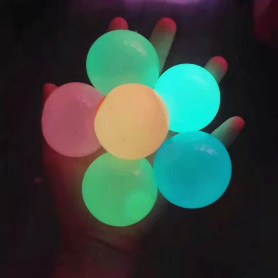 GlowBounce Gummibolde – Lysende Legesjov i Mørket