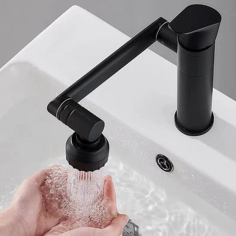 Elegant svart kran med 360° flexibilitet och komfort