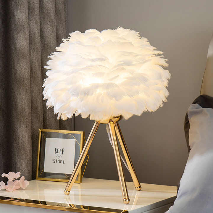 Dæmpbar Bordlampe med Fjer – Skab Elegant Belysning