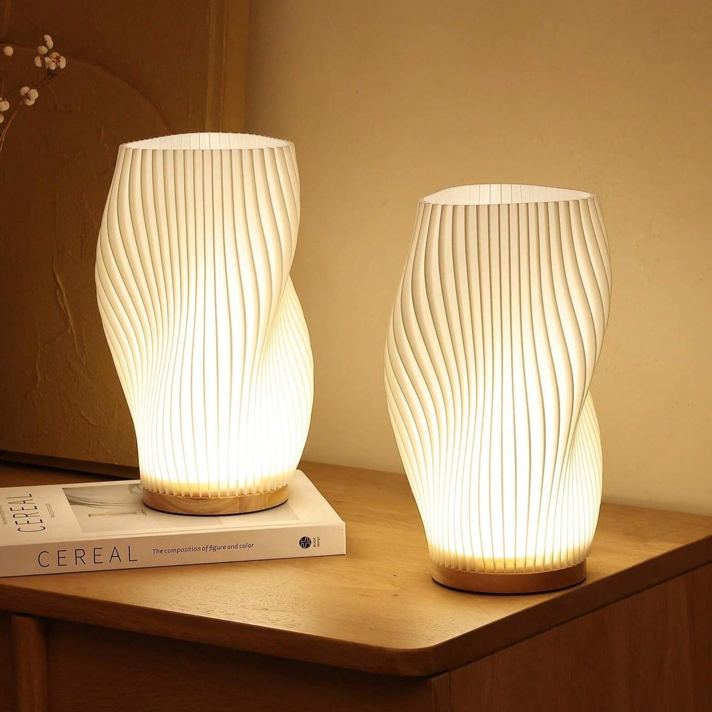 USB-bordlampe med justerbar lysstyrke og bølgeformet design