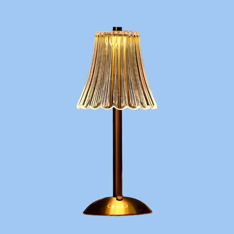 Krystallampe med USB-opladning og elegant design