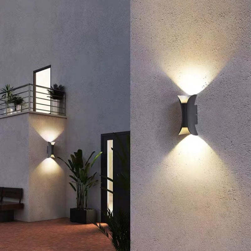 Vandtæt LED Udendørs Væglampe i Aluminium – Stilrent Design