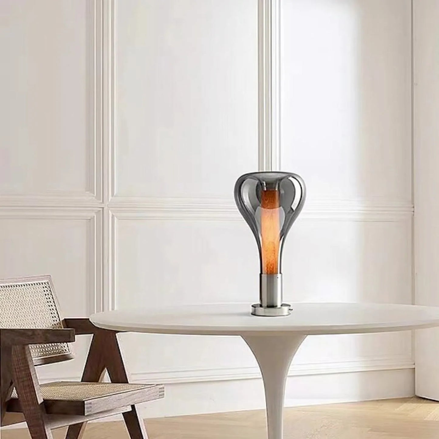 Lava Bordslampa med LED – Skapa Lugn Atmosfär i Hemmet