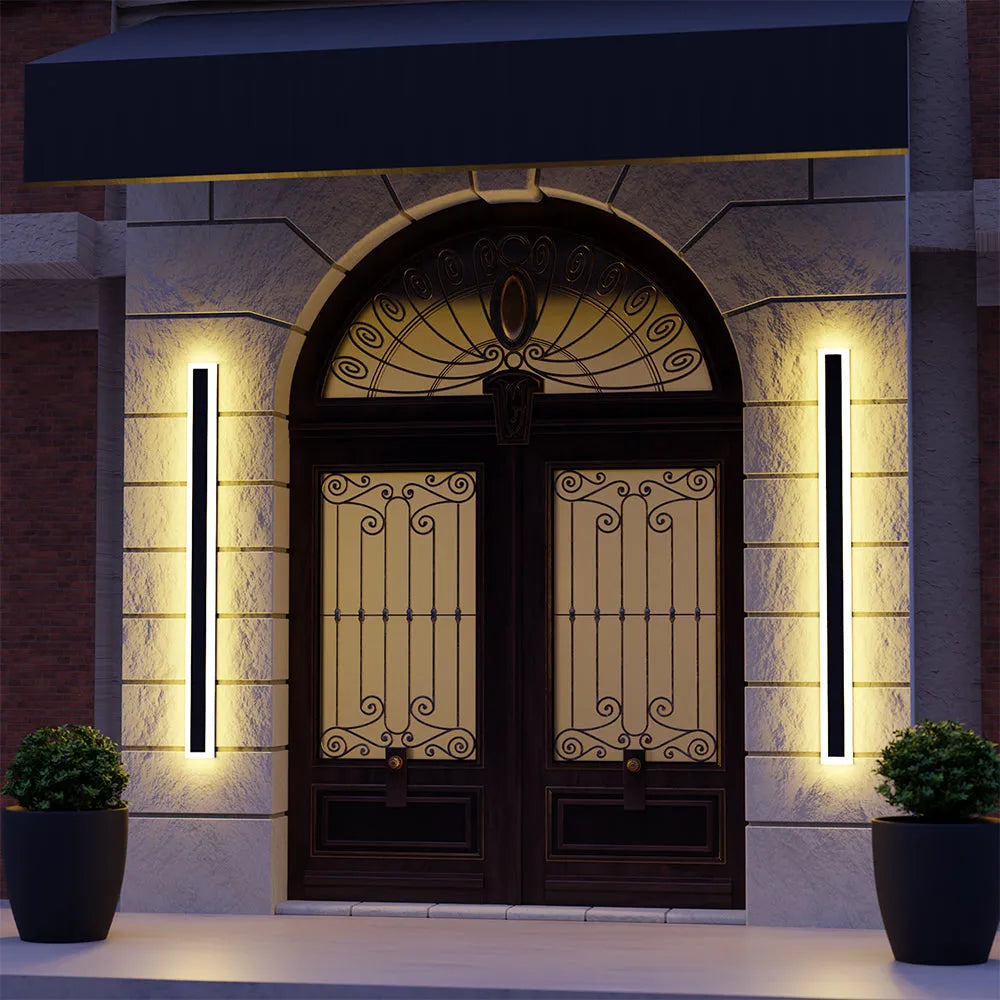 Elegant LED-vägglampa med slimmad design och IP65-vattenskydd