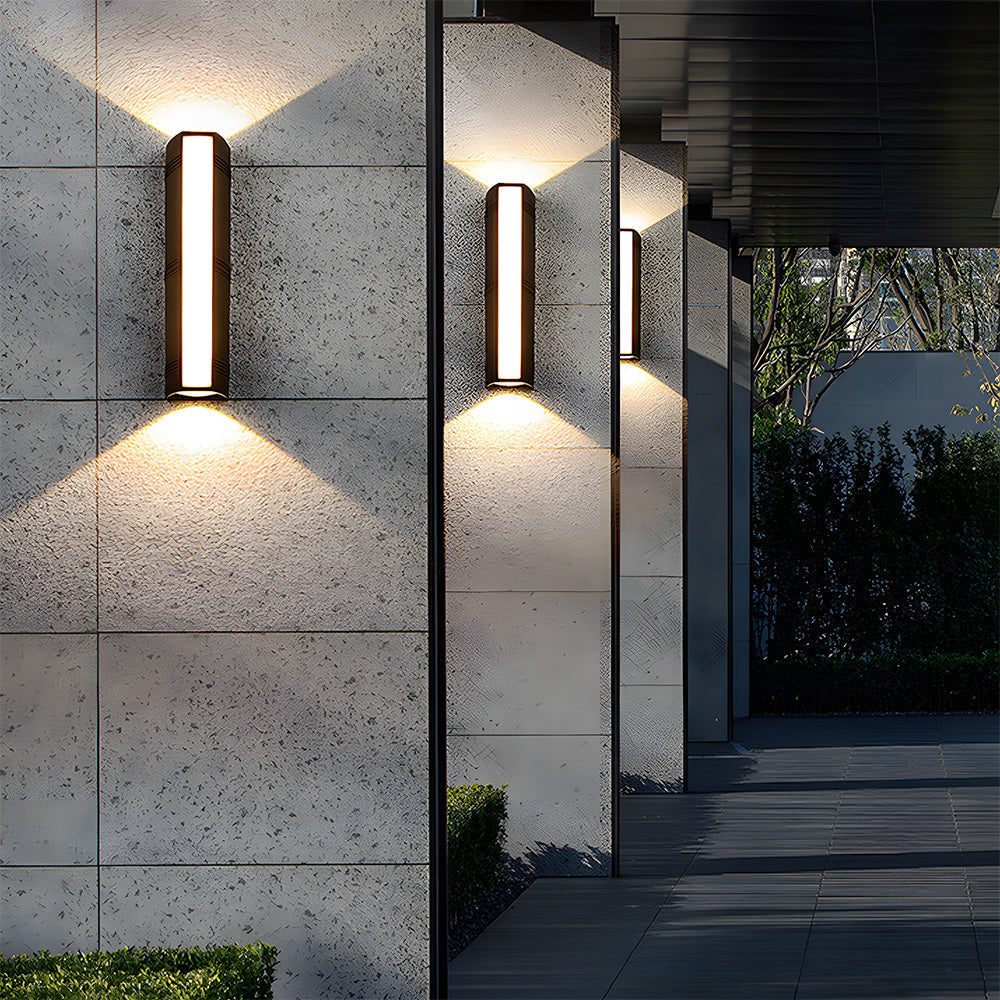 Vandtæt LED Udendørslampe med Moderne Design