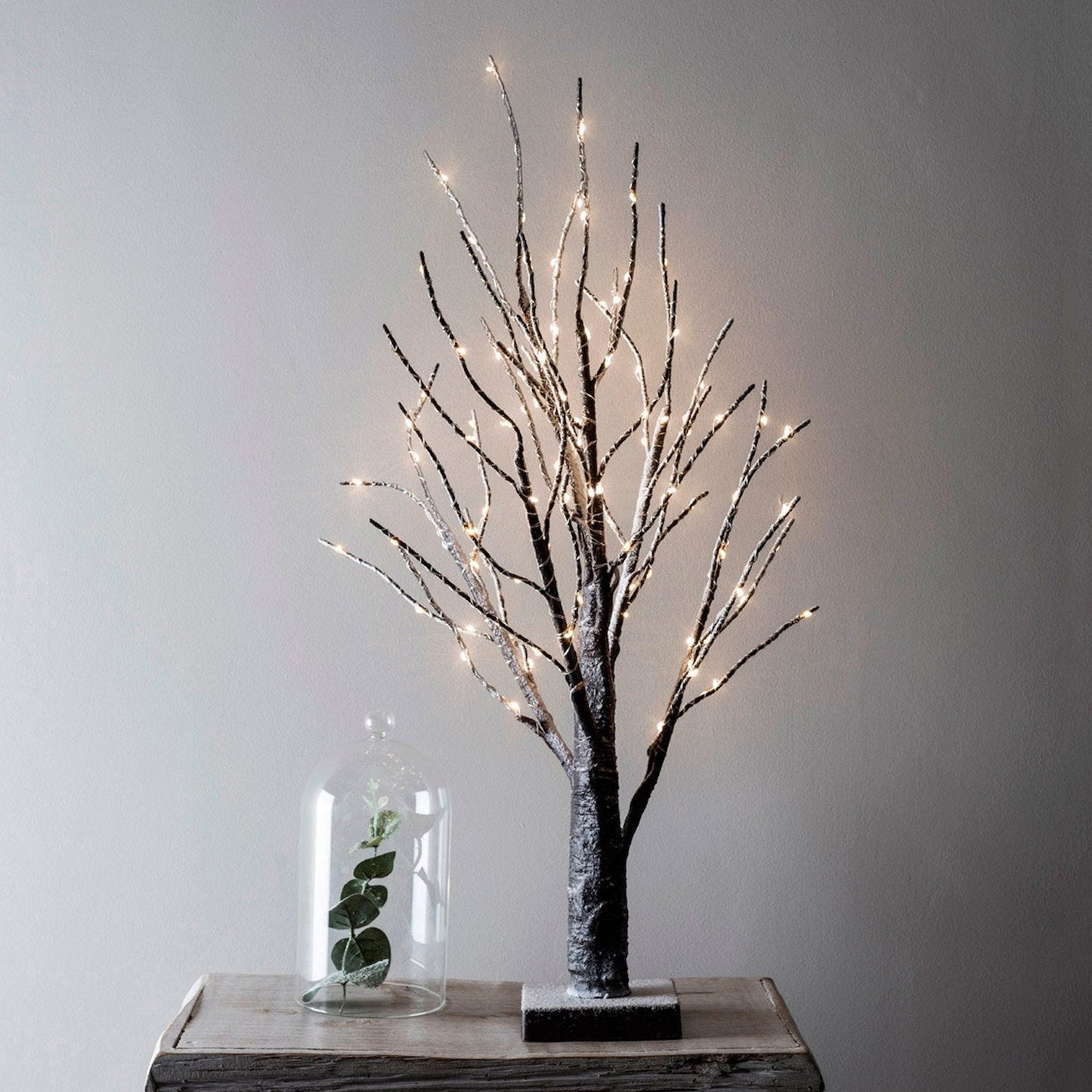 Sneklædt LED Gren Træ - Batteridrevet Julepynt 65cm