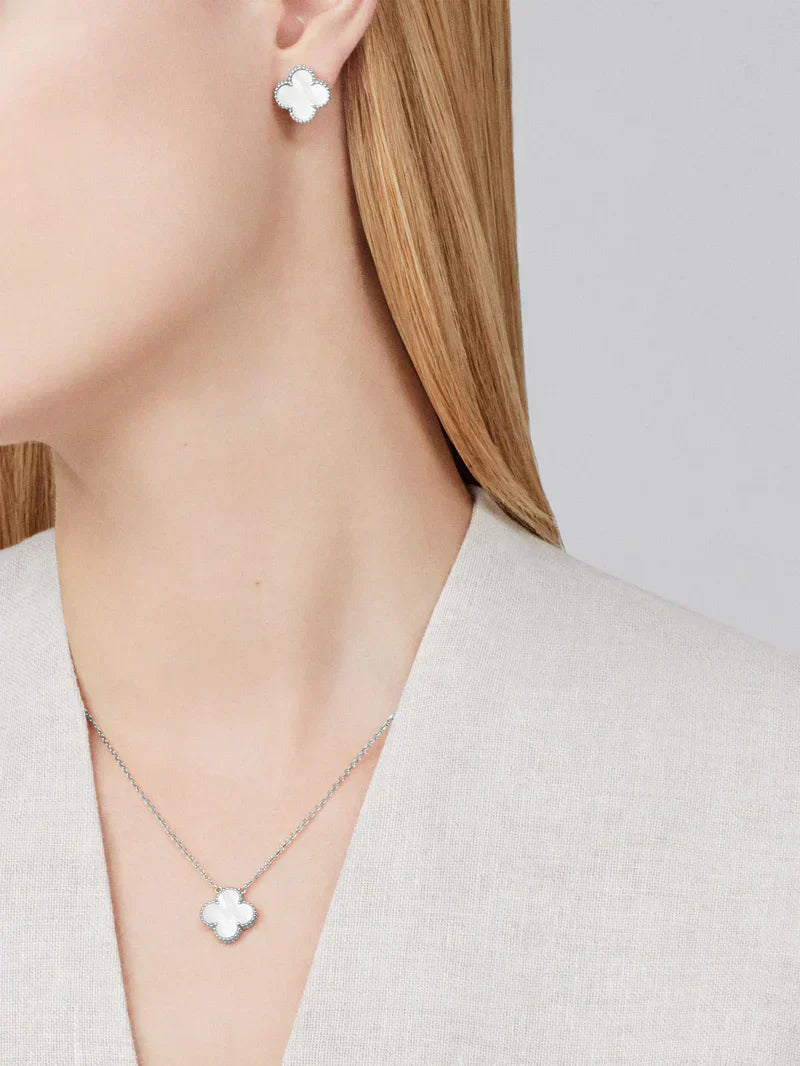 Elegant smyckesset i rostfritt stål | Halsband, Armband och Örhängen