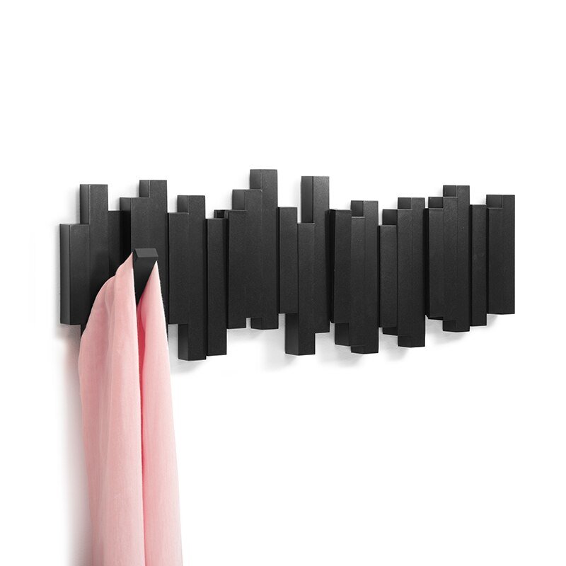 Elegant Trägarderob med Flexibla Magnethakar