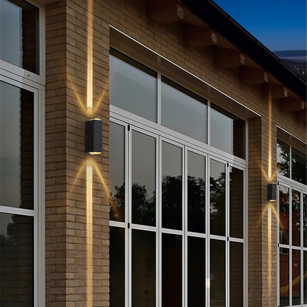 LumiGlow Utomhusarmatur – Väderbeständig Stämningsbelysning