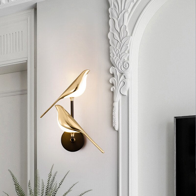 Elegant LED Væglampe i Fugleform – Energioptimeret Design