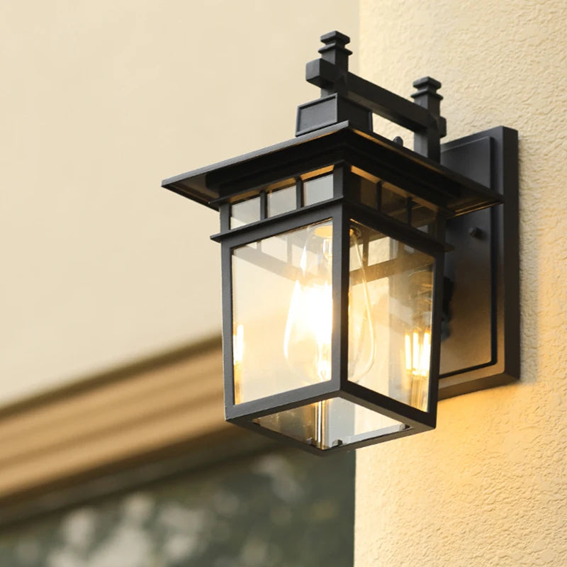 Elegant utomhusvägglampa i aluminium för varje trädgård