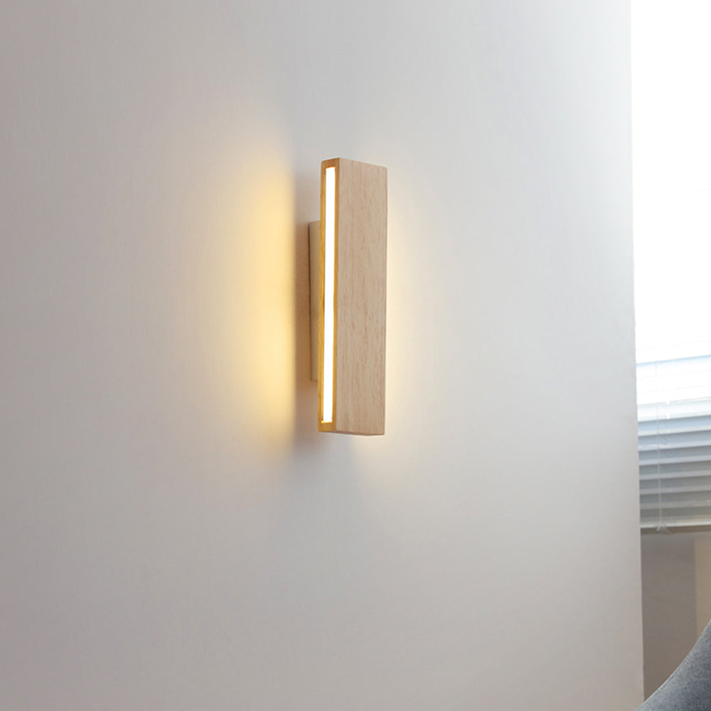 Væglampe i Træ med Justerbar LED for Optimal Belysning