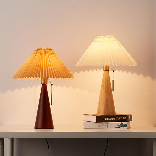 Japansk Bordlampe med Plisseret Skærm i Træ og Stofdesign