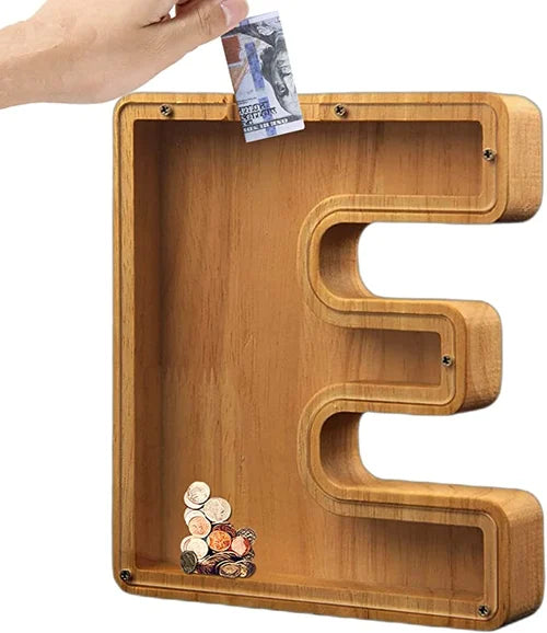 Personlig træ opsparingsboks med A-Z bogstavdesign