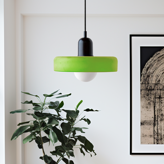 Pendellampa i färgat glas från Bauhaus