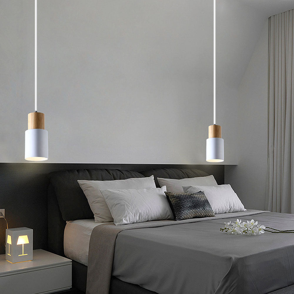 Elegant Träpendel i Svart – Modern Cylinderdesign