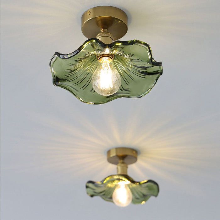 Elegant glasplafond i hibiskusform – Lys op dit hjem med stil