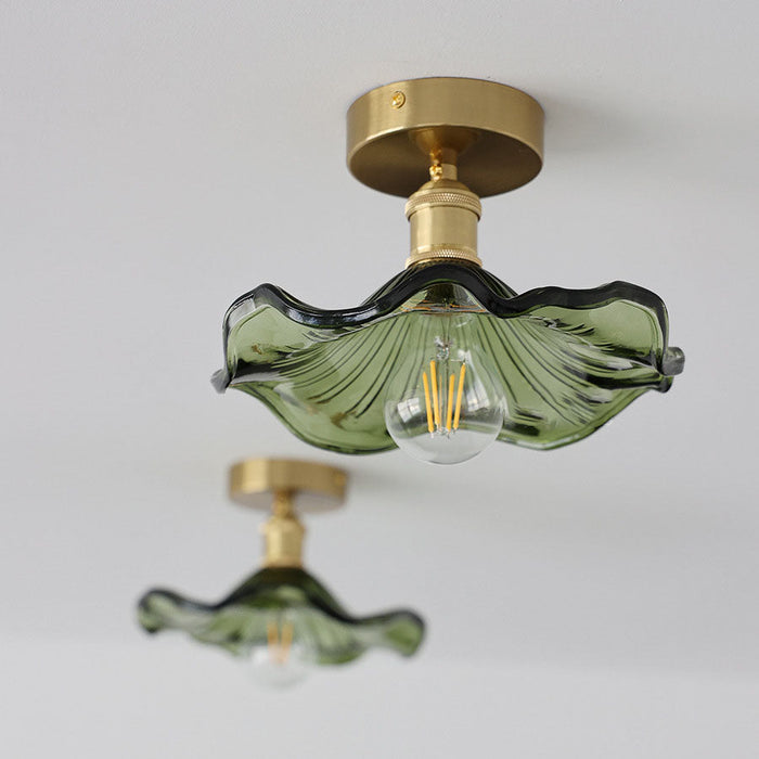 Elegant glasplafond i hibiskusform – Lys op dit hjem med stil