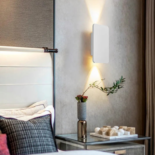 Moderne Væglampe i Metal – Elegant LED Belysning