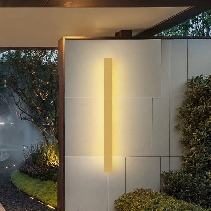 Vattentät LED-vägglampa i guld för moderna uteplatser