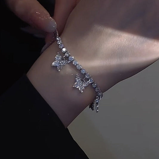 Armband med fjärilsdesign