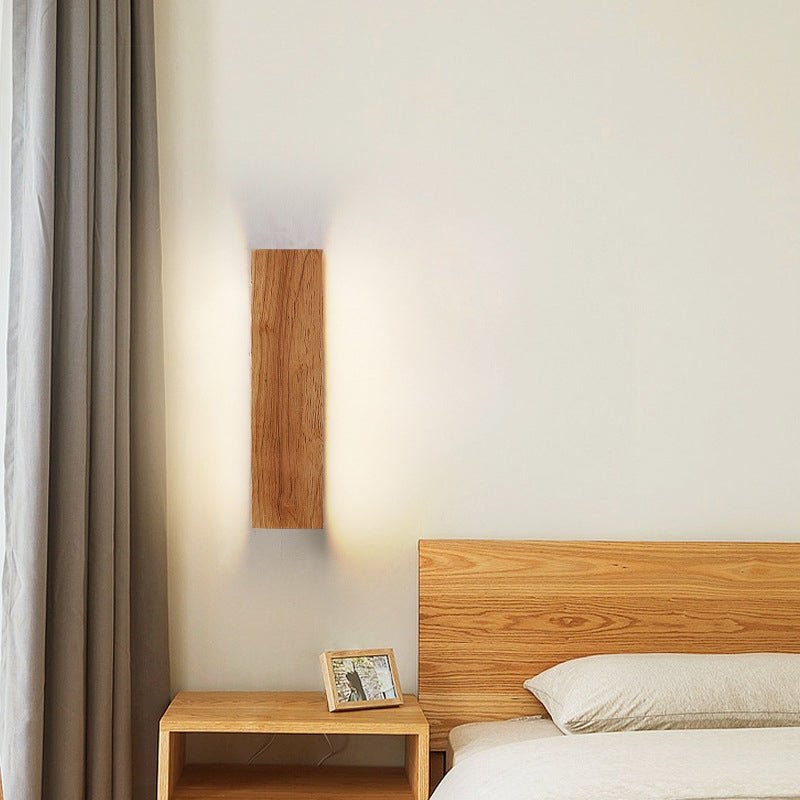 Stilren LED Vägglampa i Trä – Minimalistisk Design och Komfortljus